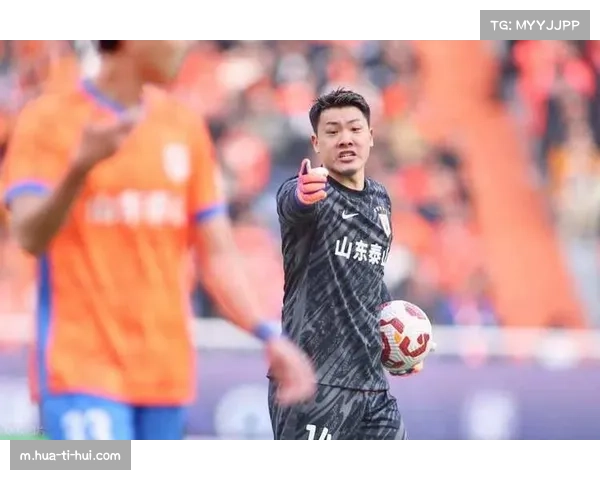 三十七岁老将坚守一线 王大雷王燊超等经验球员的传帮带作用